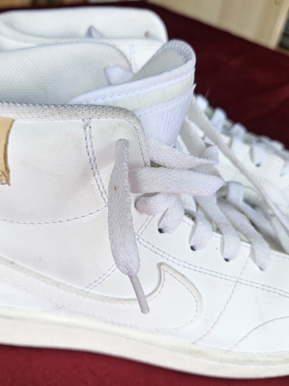 WOMEN'S NIKE COURT ROYALE 2 MID SNEAKERS Vintage White Leather Sneakers RARE 7.5